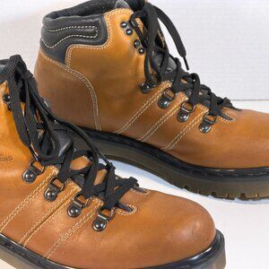 Dr Martens vintage Men's size 10 Brown leather boots